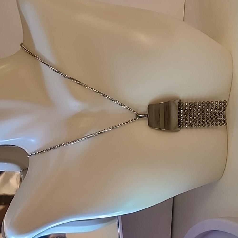 Sarah Coventry vintage silver tone necklace.